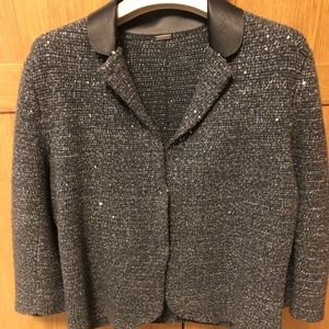 Looks brand new, barely worn, size 6